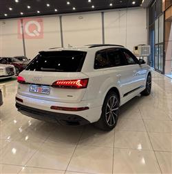 اودي Q7